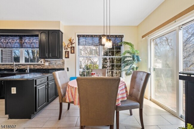 Building Photo - 29 Newell St