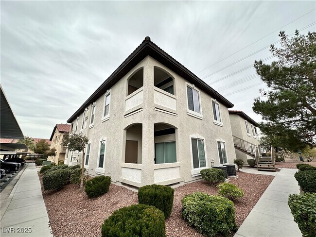 Building Photo - 3354 Indian Shadow St