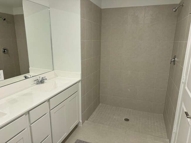 Building Photo - 10468 NW Suncrest Lp