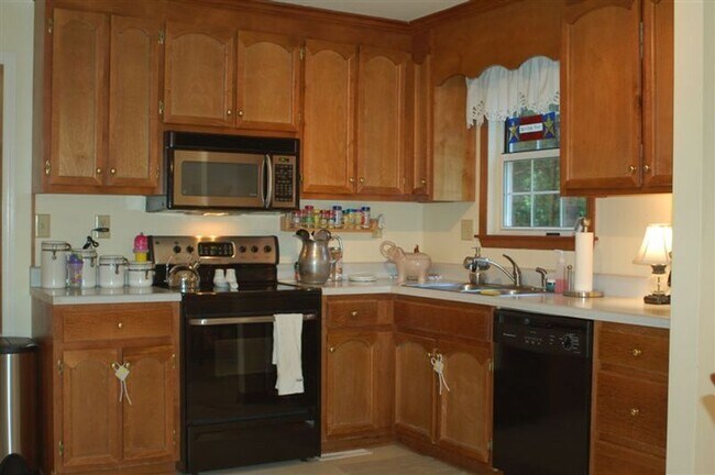 Building Photo - 3135 Mollifield Ln