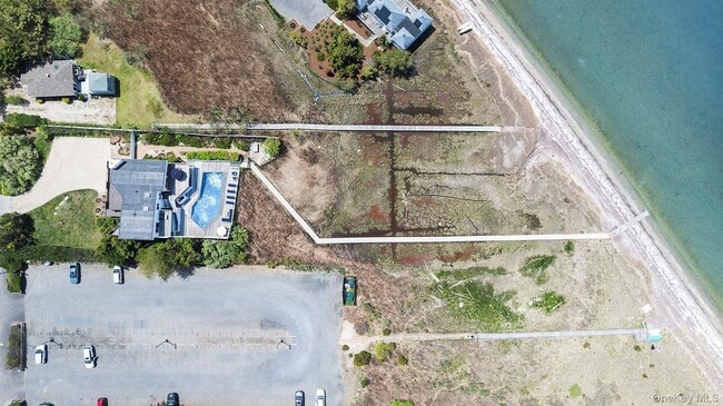 Building Photo - 588 Dune Rd