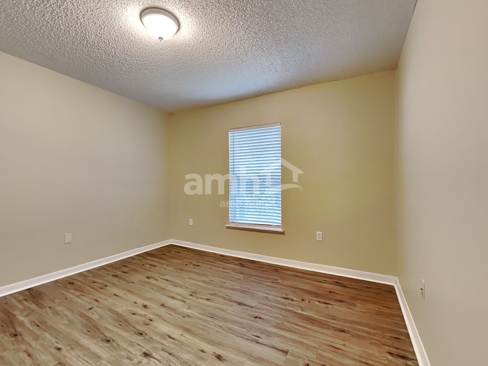 Building Photo - 12285 Hickory Forest Rd