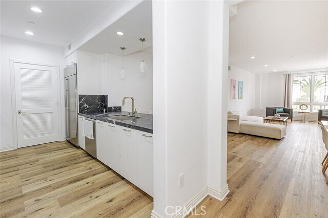 Building Photo - 407 Caruso Ave