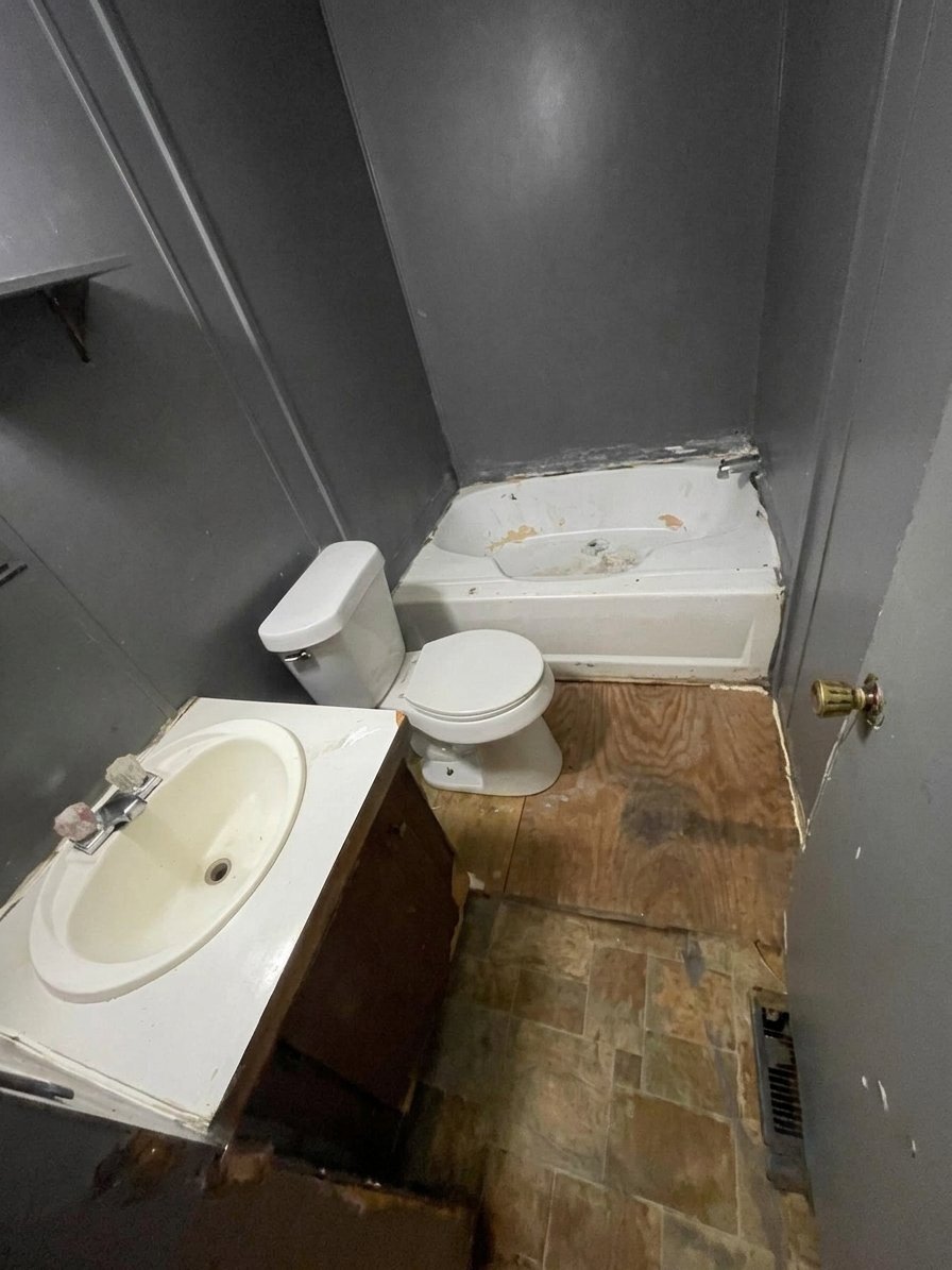 Building Photo - 8105 Moonmist Cir