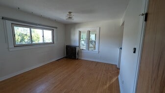 Building Photo - 3114 19th Ave S