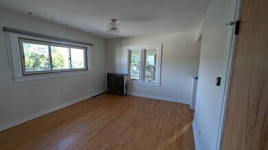 Building Photo - 3114 19th Ave S