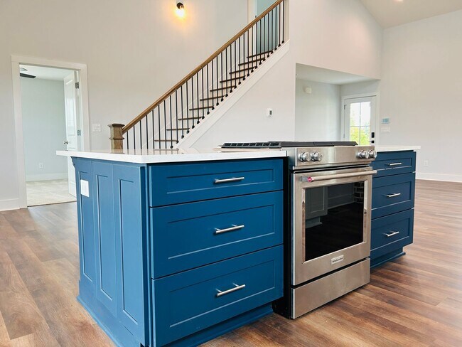 Building Photo - Stunning 4 bedroom 2.5 bath near Downtown Newnan! Must see!