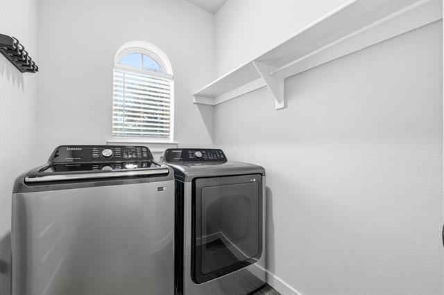 Building Photo - 5582 Yarborough Dr