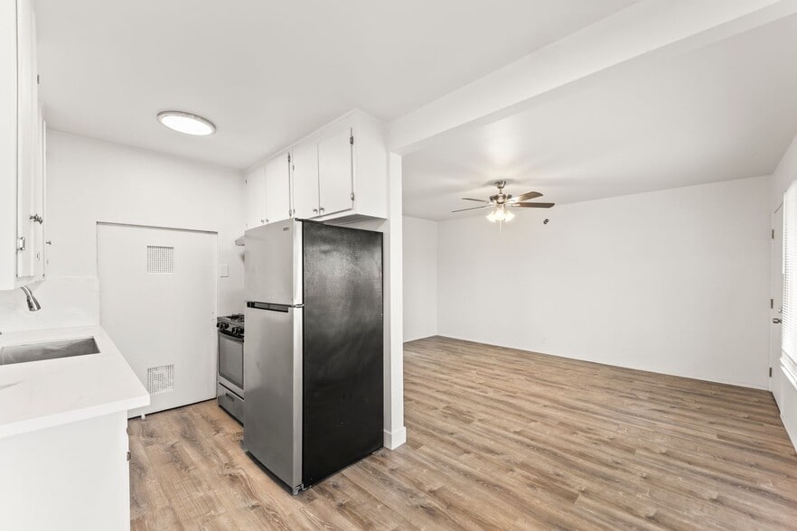 Building Photo - 7015 8th Ave