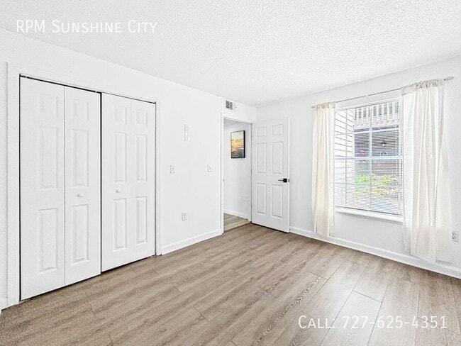 Building Photo - 2500 Winding Creek Blvd