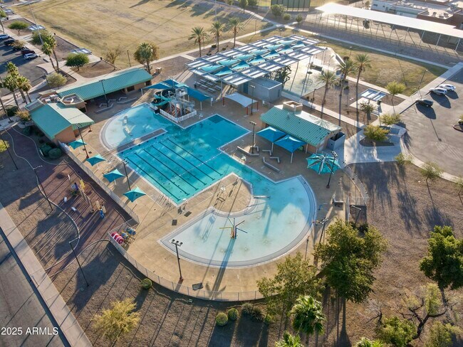 Building Photo - 1100 N Brown Ave