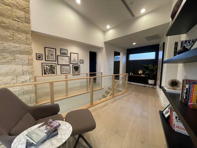 Building Photo - 2240 Sky Pointe Ridge Dr