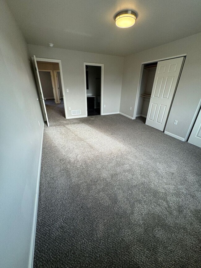 Building Photo - 1591 N Tinitun Cir