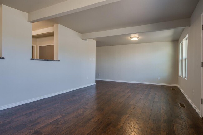 Building Photo - AGUST PRE-LEASE! Updated 4 Bedroom Near Tech Campus