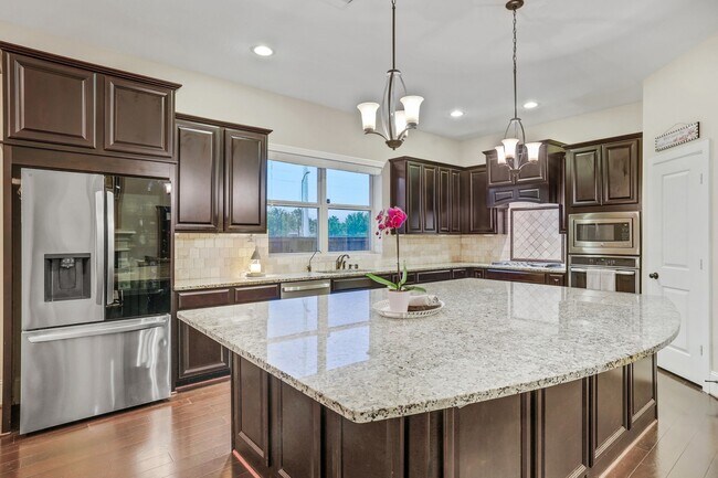 Building Photo - 10423 Hatcher Dr
