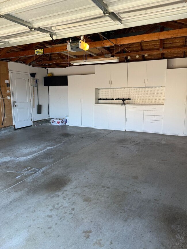 Building Photo - 5447 Anselmo Ct