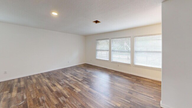 Building Photo - 201 Florence Ave