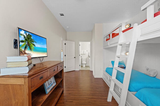 Building Photo - 4555 Grand Key Loop W