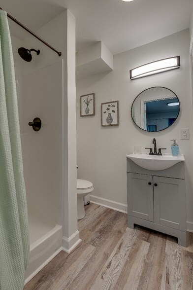 Building Photo - 179 Anderson Ln