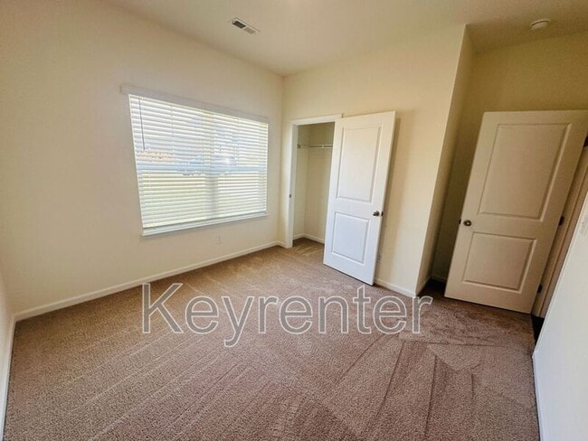 Building Photo - 313 Eclipse Ln