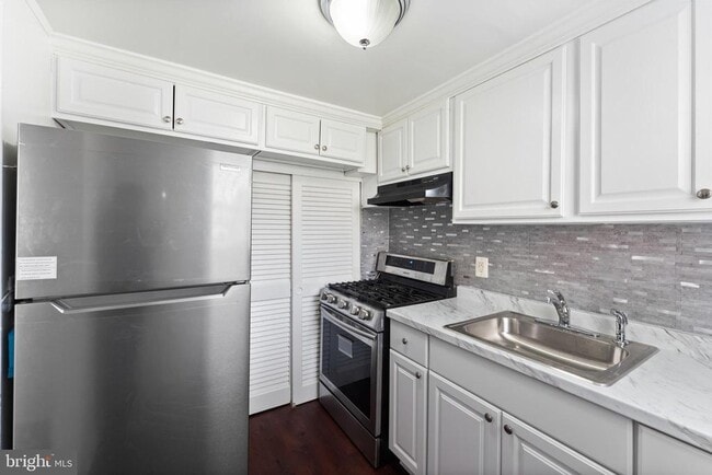 Building Photo - 2510 Iverson St