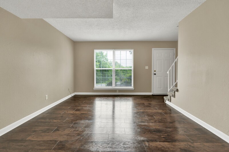 Building Photo - 1312 Ely Rd