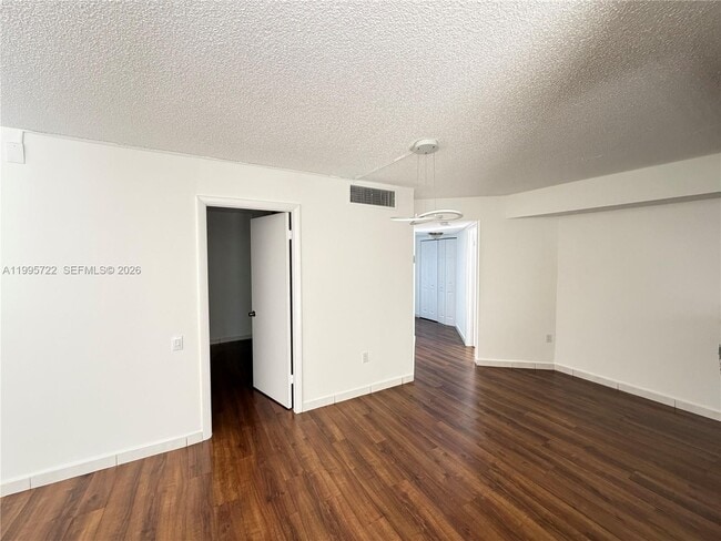 Building Photo - 9201 Lime Bay Blvd