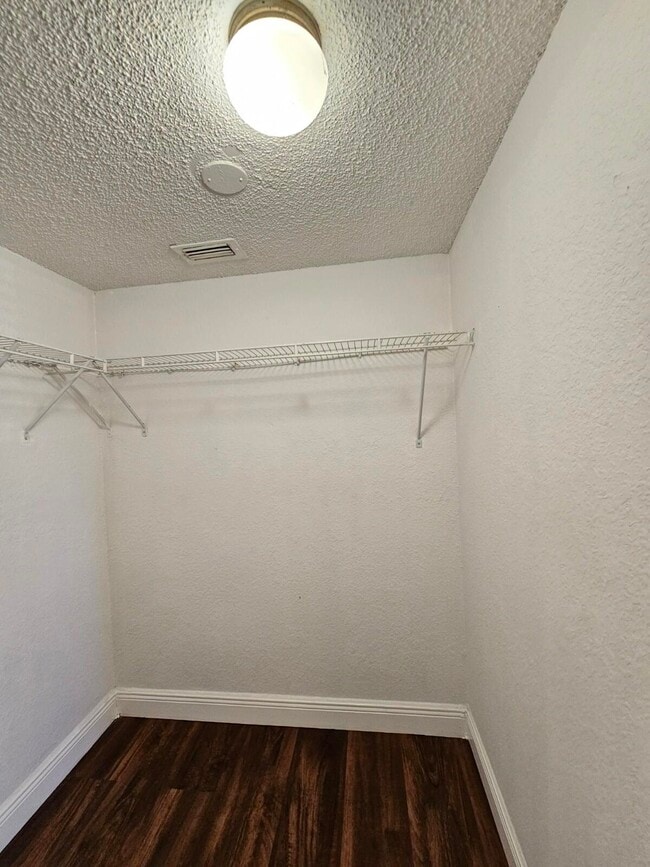 Building Photo - 1581 Balfour Point Dr