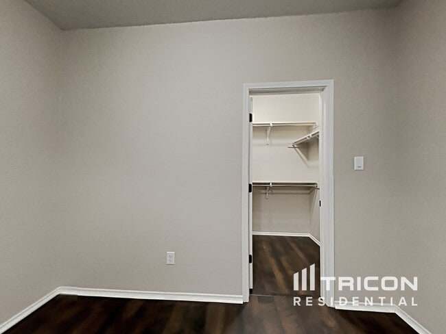 Building Photo - 1335 Crane Ct