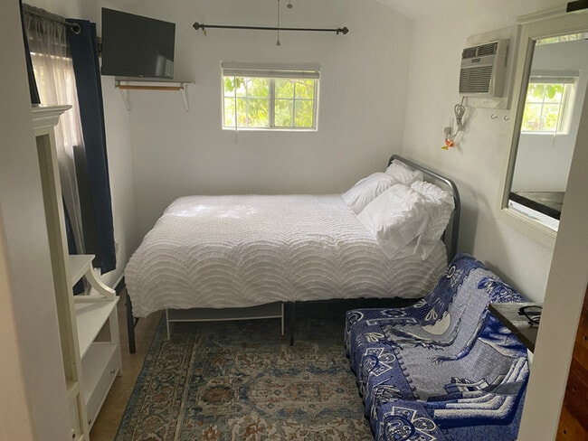 Building Photo - 12871 Bahama Ct