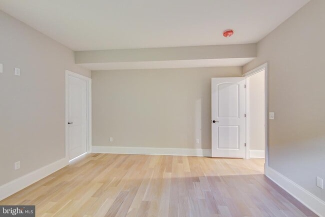 Building Photo - 3104 Sleepy Hollow Rd