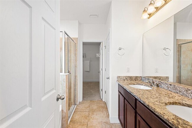 Building Photo - 1848 Oak Hammock Ct