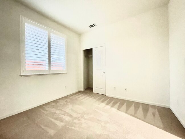 Building Photo - 366 Rock Creek Cir