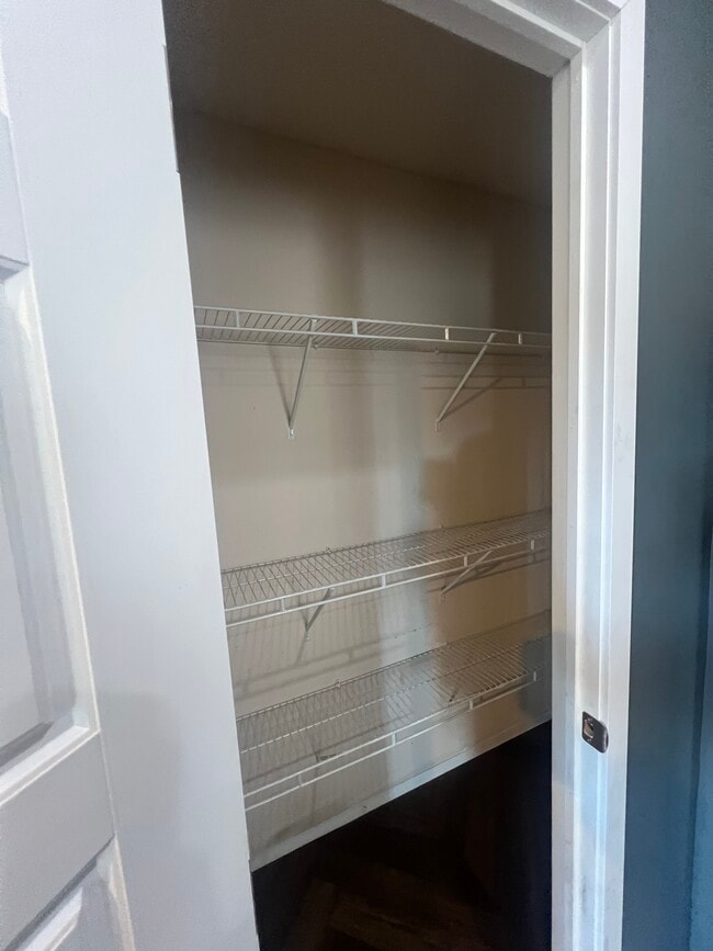 Building Photo - 934 9th St