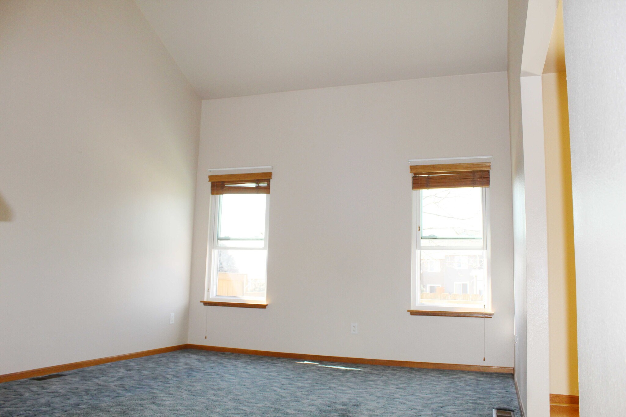 Building Photo - 135 Apple Way