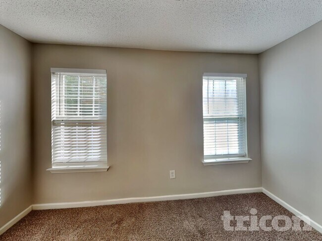 Building Photo - 104 Rampart St