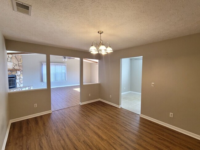 Building Photo - Callaway 3 bedroom 2 bath home with 2 car ...