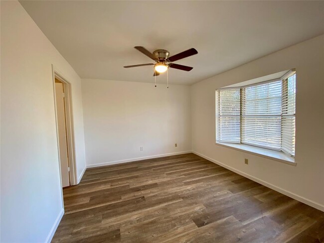 Building Photo - 5502 Longhorn Landing