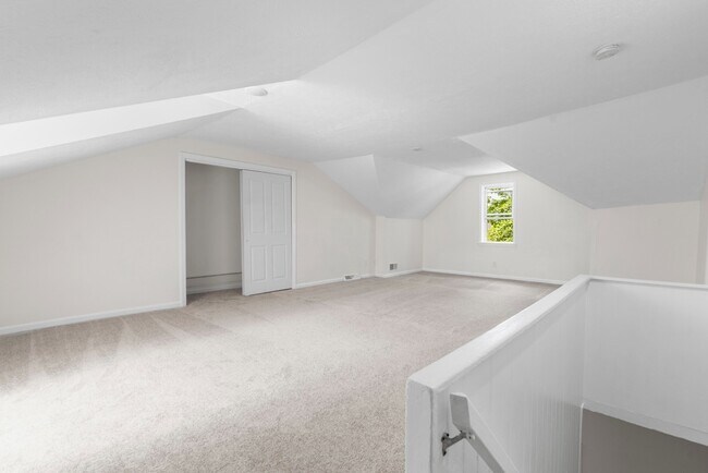 Building Photo - Fully Renovated Three Bedroom Two Bathroom Home