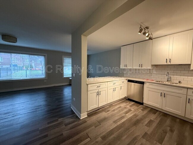 Building Photo - 800 Graceland Ave