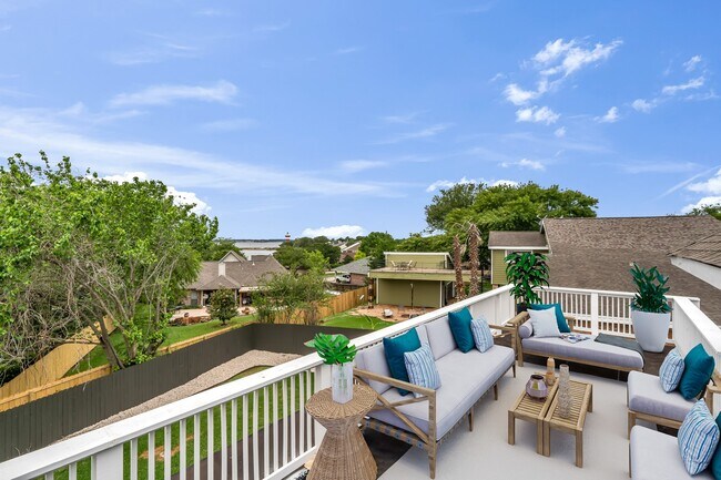 Building Photo - 5417 Blue Haven Dr