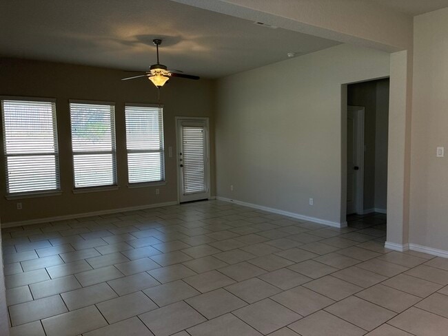 Building Photo - 4 Bed 3 Bath Home Location in The City of San Antonio