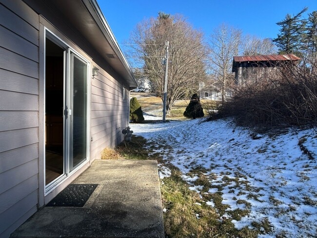 Building Photo - Brown's Chapel Duplex