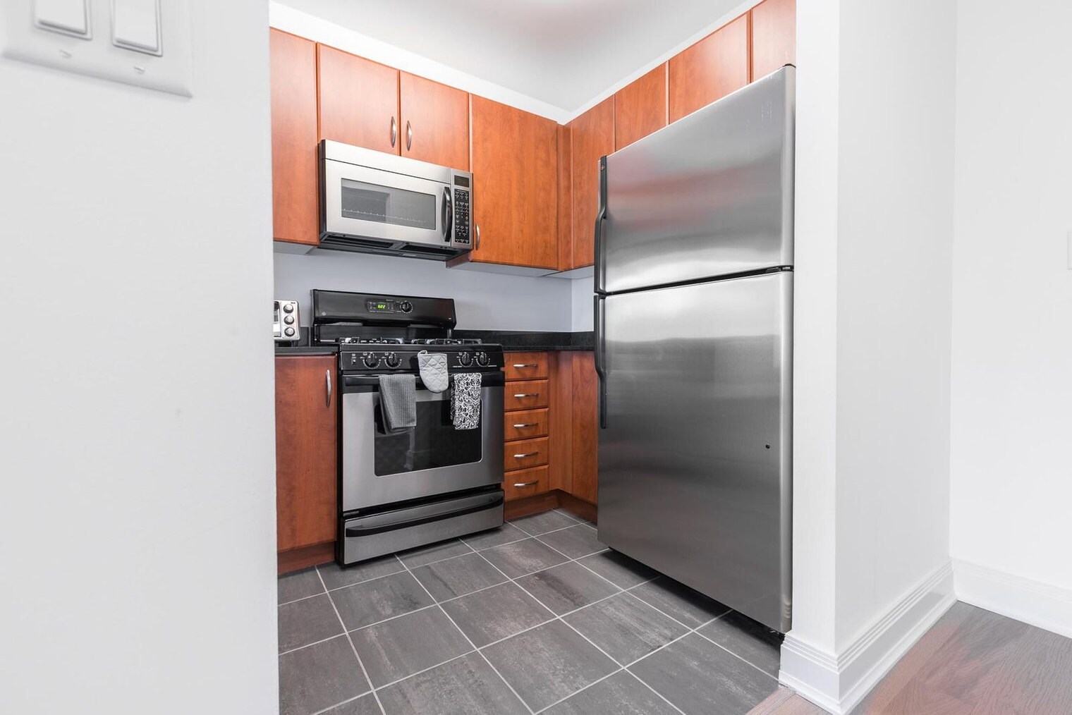 Building Photo - 222 E 34th St
