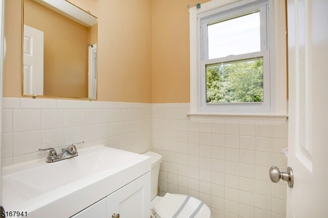 Building Photo - 6 Jean Dr