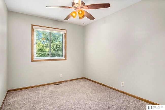 Building Photo - 124 Cedar Cir