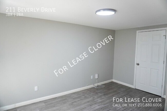 Building Photo - 211 Beverly Dr