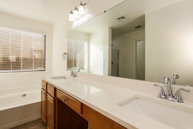 Building Photo - 14105 W Rosewood Dr