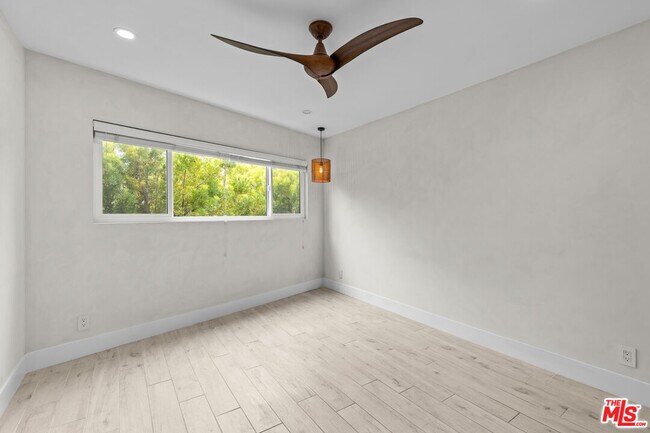 Building Photo - 2500 Abbot Kinney Blvd