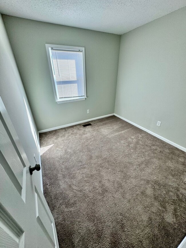 Building Photo - THE LAKES